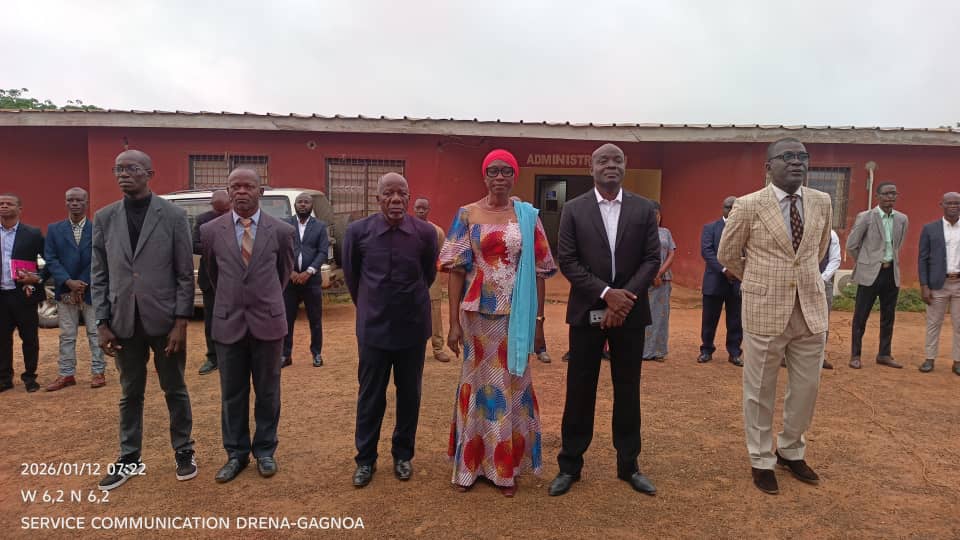 CEREMONIE DE SALUT AUX COULEURS AU LYCEE MODERNE DE GUIBEROUA